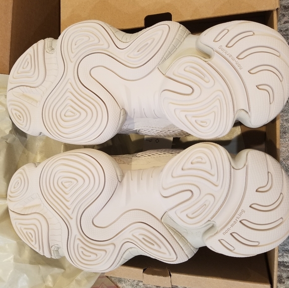 NEW YEEZY 500 BLUSH SIZE 7.5 SOLD OUT - Picture 4 of 8